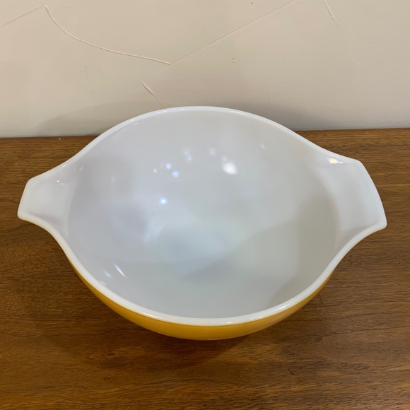 Vintage Pyrex - Butterfly Gold - 4 Qt Bowl - Picture 9 of 16